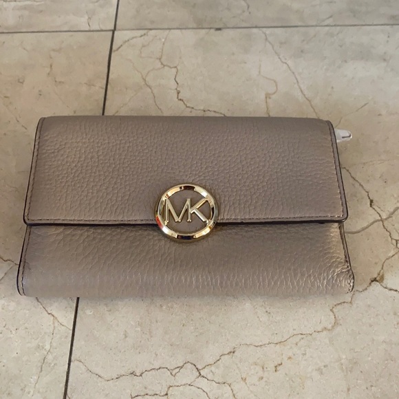 New Michael Kors wallet gray NWT - Picture 5 of 6